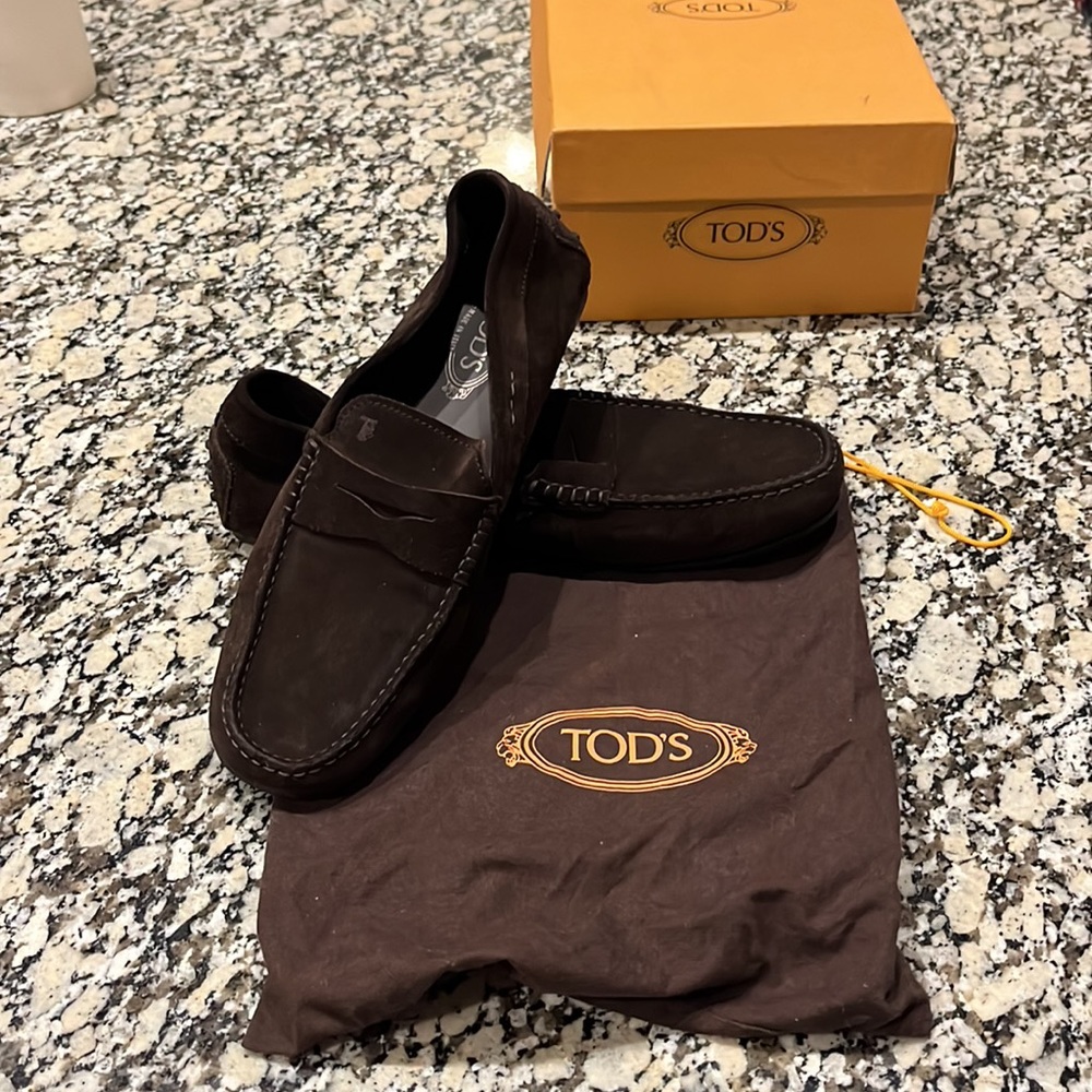 Tod’s Gommino Driving Shoes in Brown Suede - Mens 11